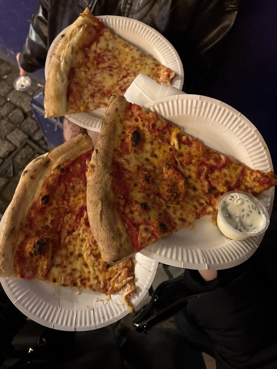 Pizza & Pasta Napoli-3